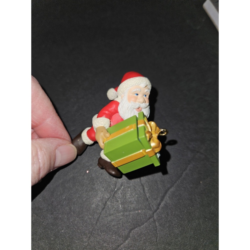 2001 Peek A Boo Santa With Present‎ Ornament By Hallmark